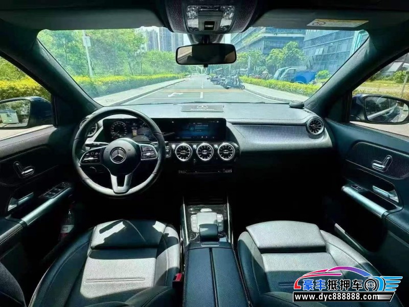 21年奔驰GLA轿车抵押车出售