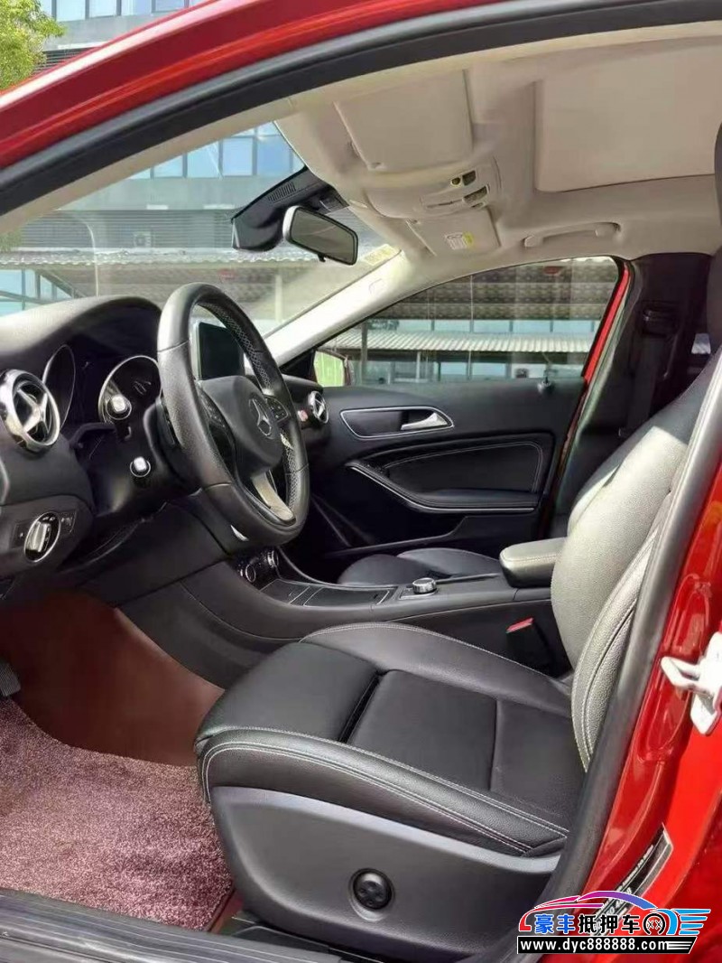 18年奔驰GLA轿车抵押车出售