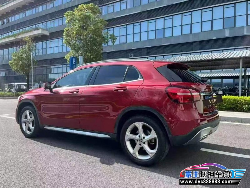 18年奔驰GLA轿车抵押车出售