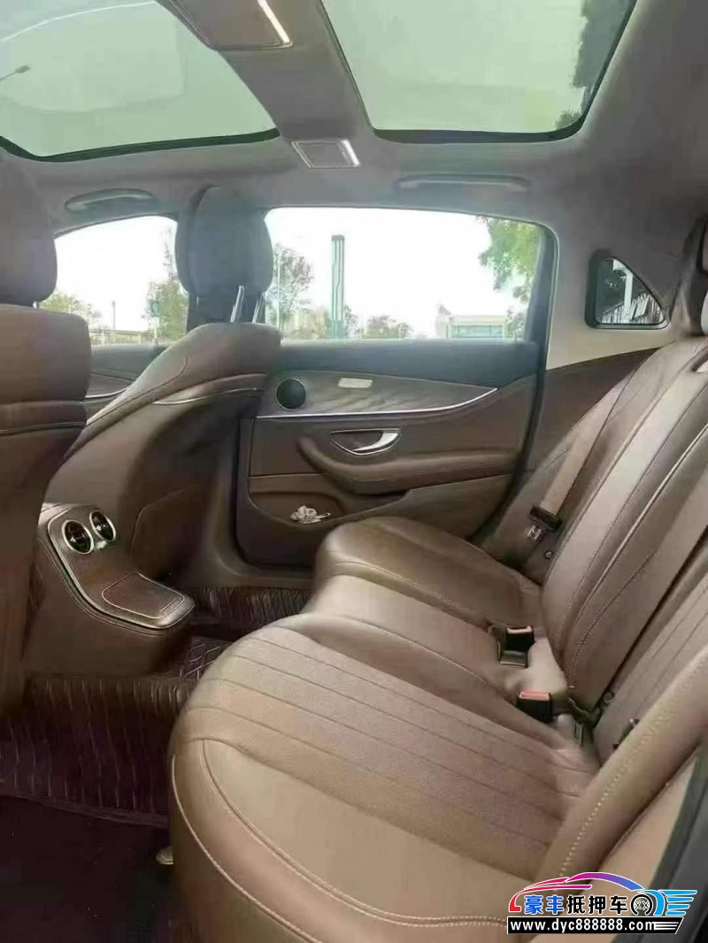 22年奔驰E轿车抵押车出售