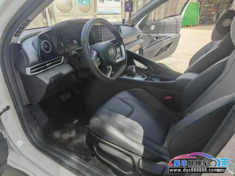 25年现代伊兰特轿车抵押车出售