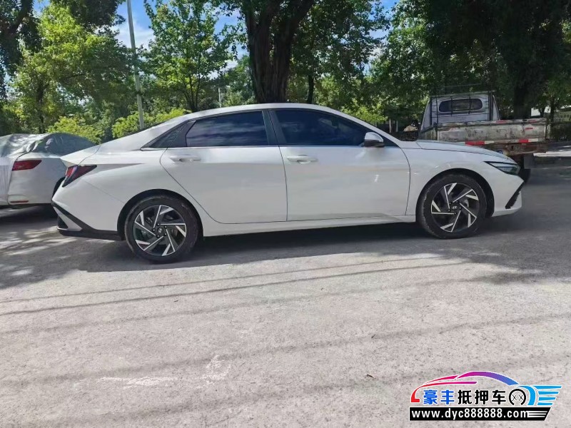 25年现代伊兰特轿车抵押车出售