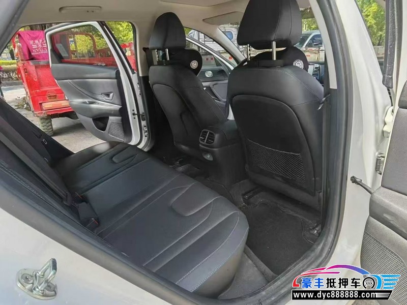 25年现代伊兰特轿车抵押车出售