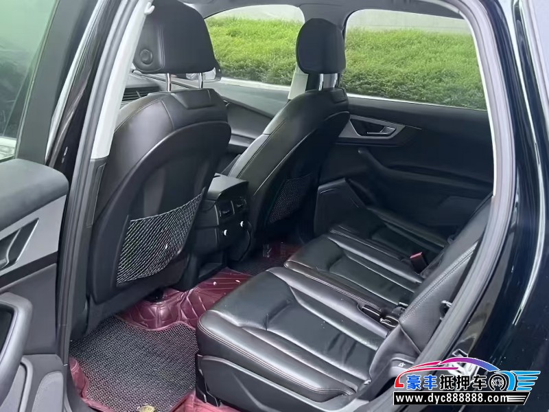 17年奥迪Q7轿车抵押车出售