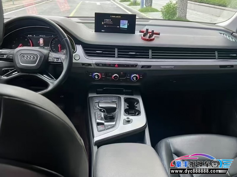 17年奥迪Q7轿车抵押车出售