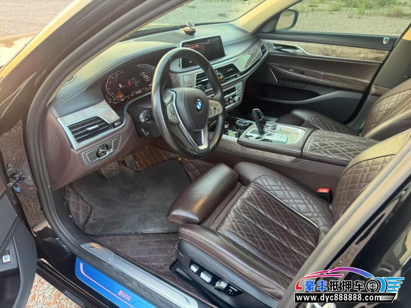 21年宝马7系轿车抵押车出售