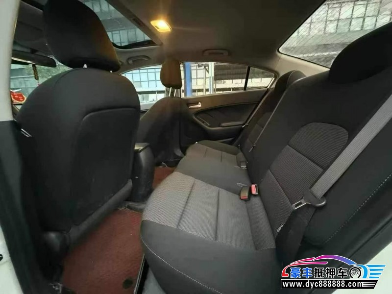 17年起亚K3轿车抵押车出售