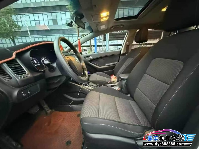 17年起亚K3轿车抵押车出售