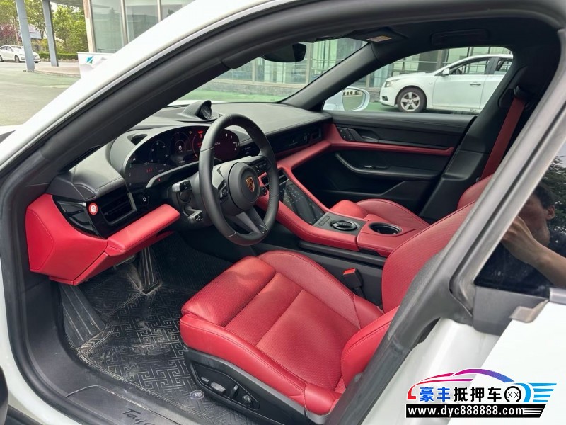 22年保时捷TaYcan轿车抵押车出售