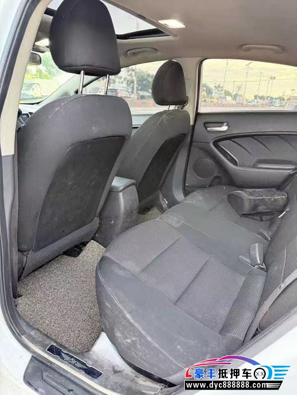 16年起亚K3轿车抵押车出售