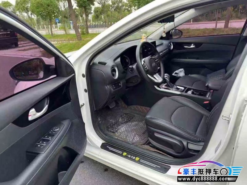 21年起亚K3轿车抵押车出售