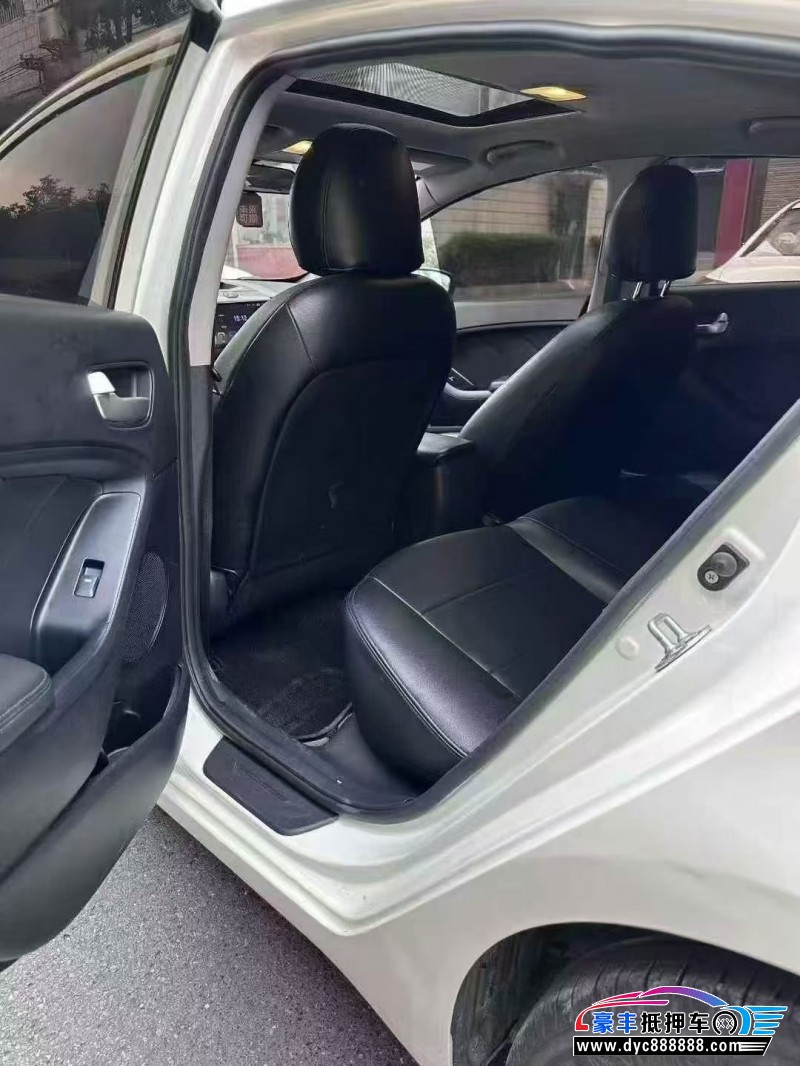 19年起亚K3轿车抵押车出售