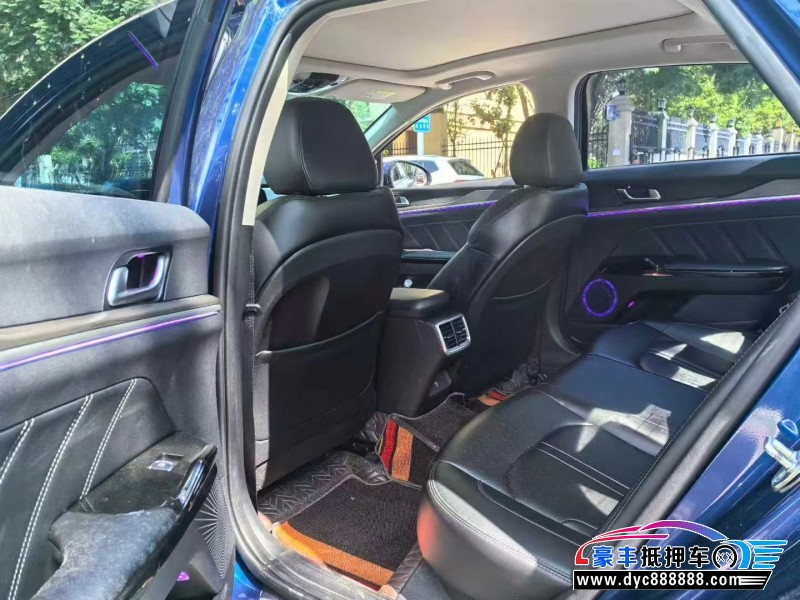 22年起亚K5轿车抵押车出售