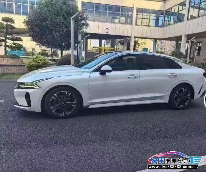 21年起亚K5轿车抵押车出售