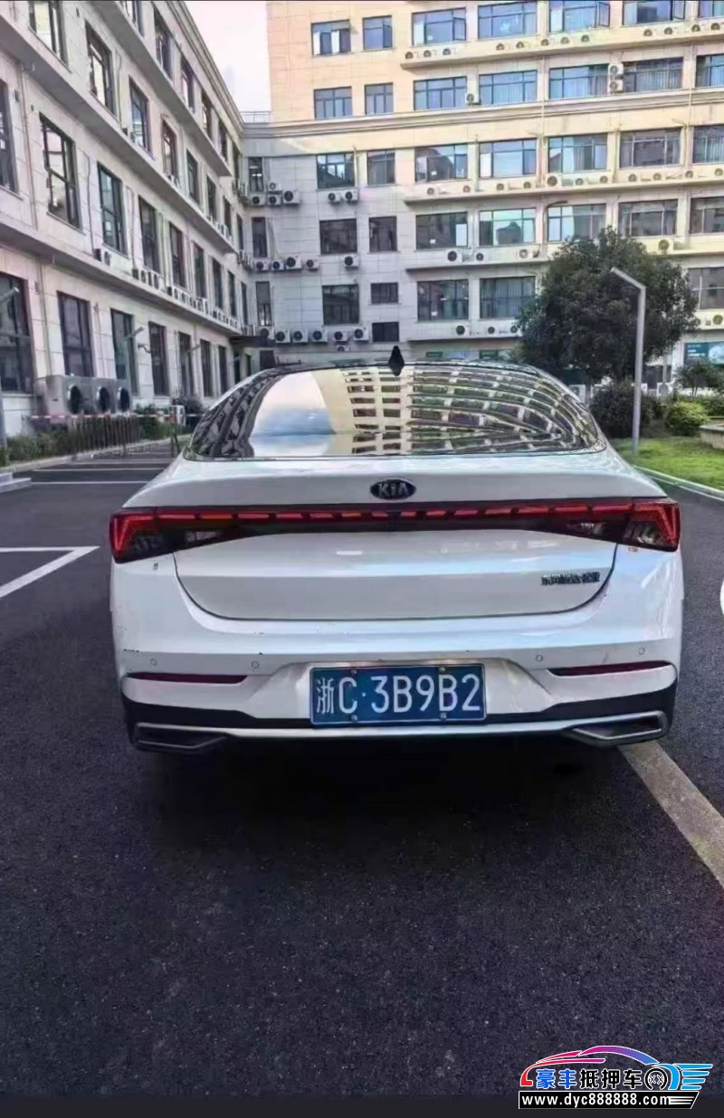 21年起亚K5轿车抵押车出售