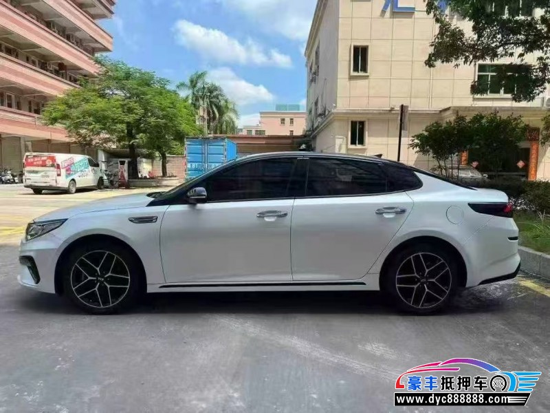 19年起亚K5轿车抵押车出售