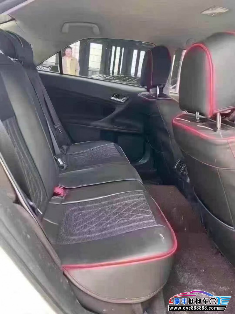 14年丰田锐志轿车抵押车出售