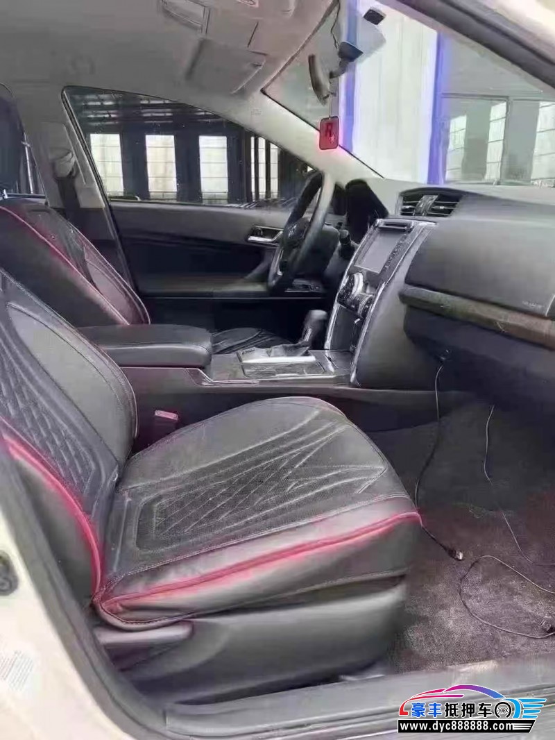 14年丰田锐志轿车抵押车出售