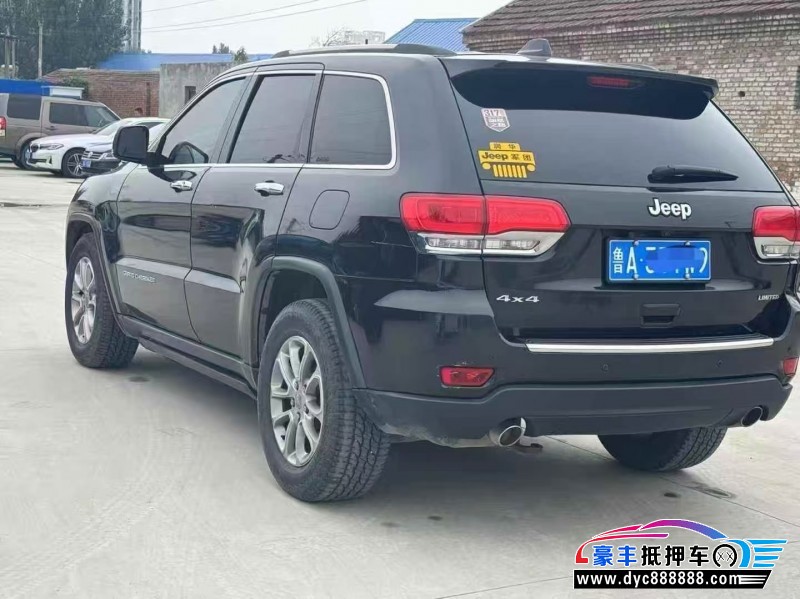 17年Jeep切诺基轿车抵押车出售