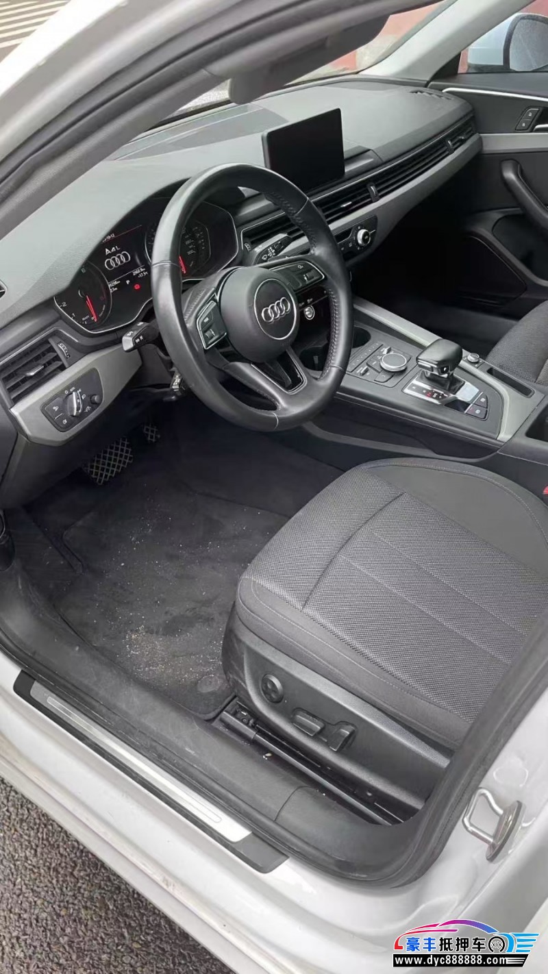 18年奥迪A4L轿车抵押车出售