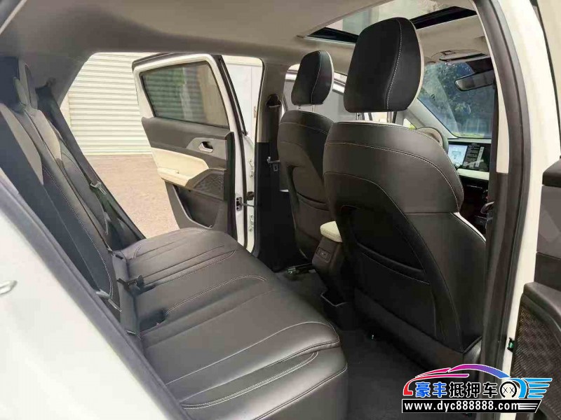 24年吉利几何轿车抵押车出售