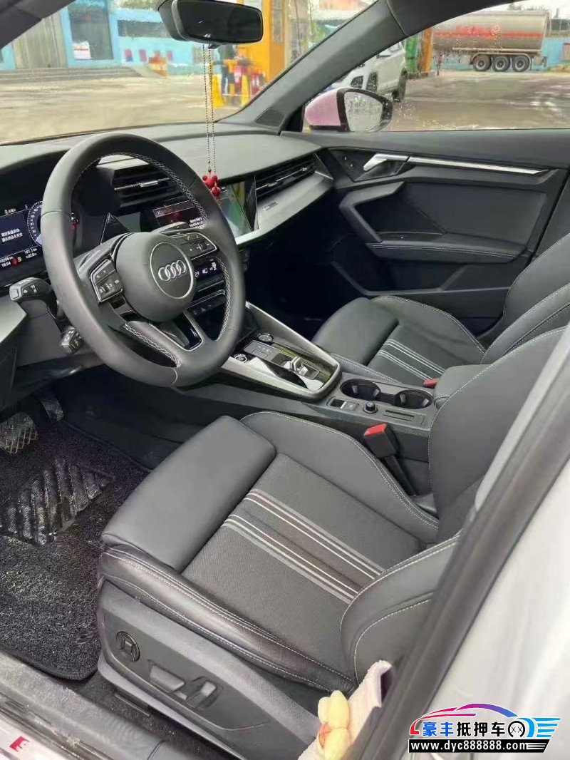 22年奥迪A3轿车抵押车出售