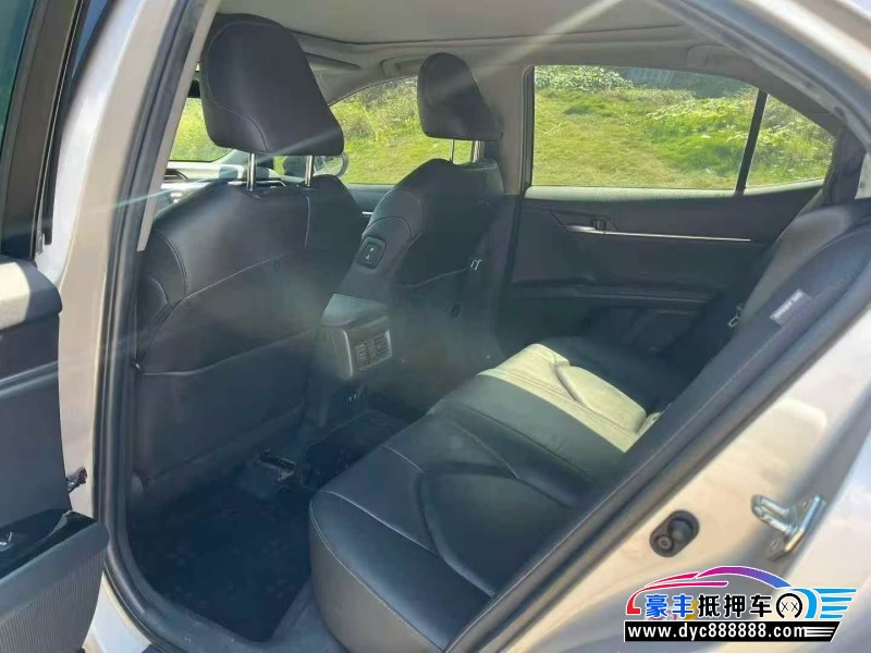 18年丰田凯美瑞轿车抵押车出售