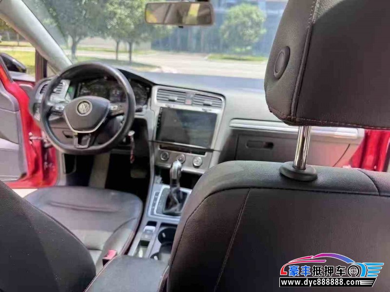 15年大众高尔夫轿车抵押车出售