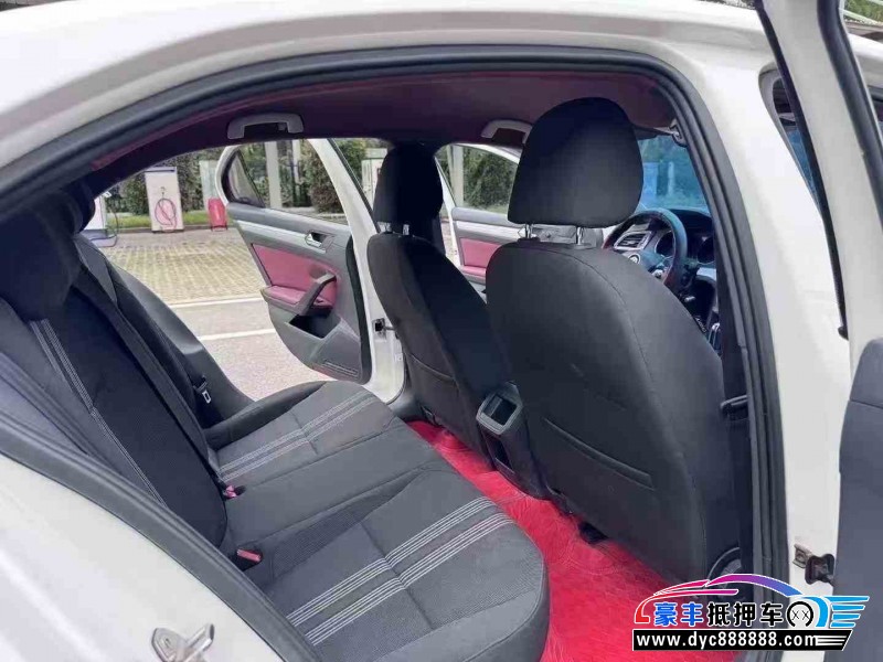 17年大众凌渡轿车抵押车出售