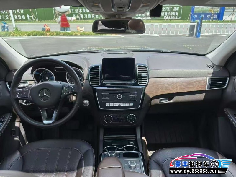 17年奔驰GLE轿车抵押车出售