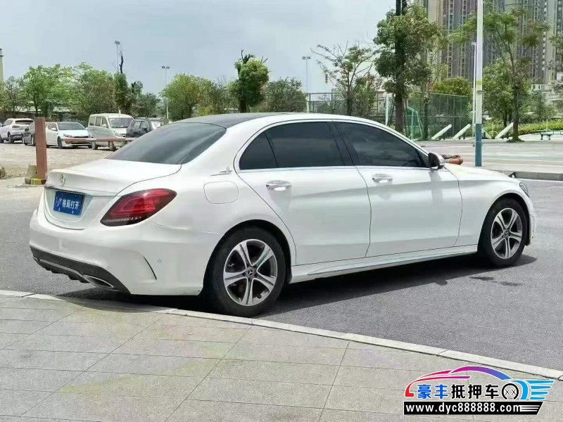 19年奔驰C轿车抵押车出售