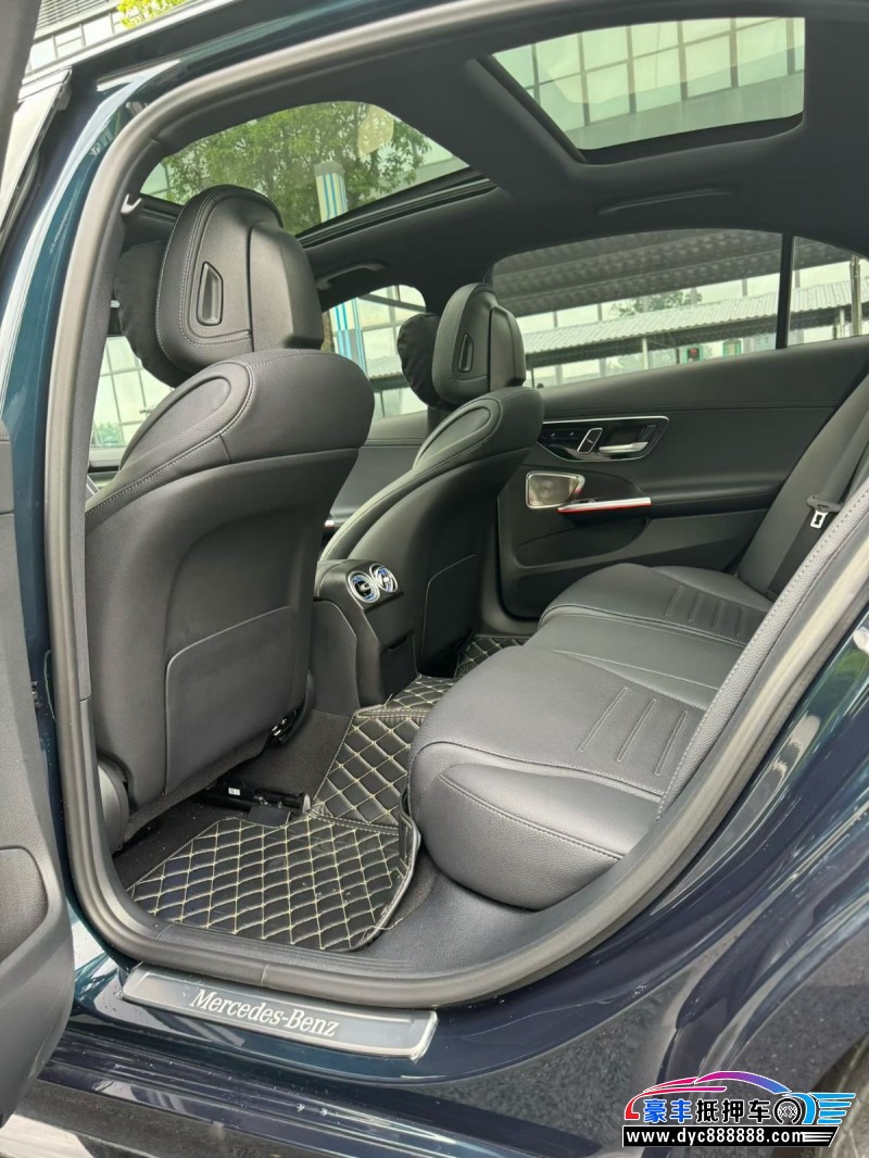 24年奔驰C轿车抵押车出售