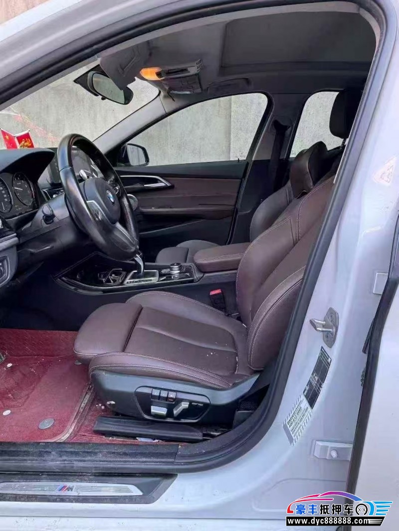 23年宝马1系轿车抵押车出售