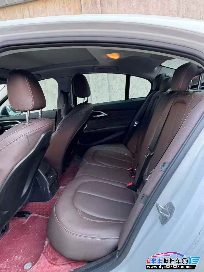 23年宝马1系轿车抵押车出售