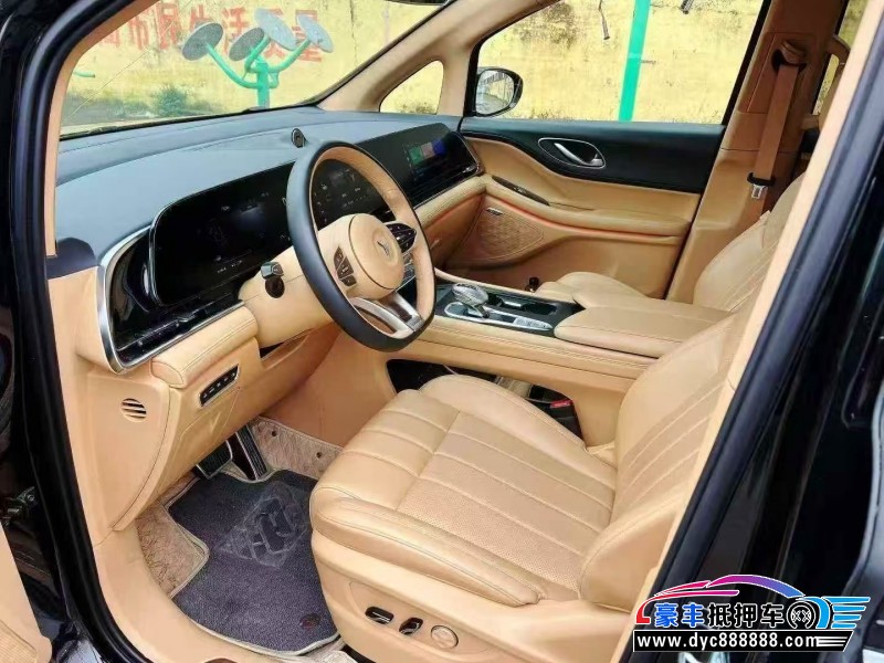 22年岚图梦想家轿车抵押车出售