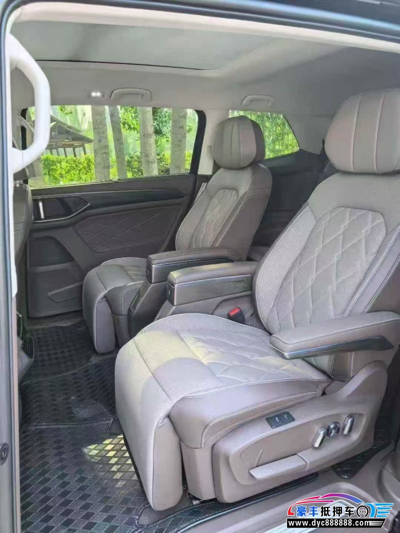 25年大众蔚然轿车抵押车出售