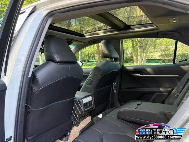 18年丰田凯美瑞轿车抵押车出售