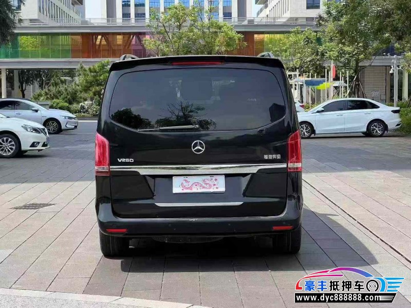 16年奔驰V轿车抵押车出售