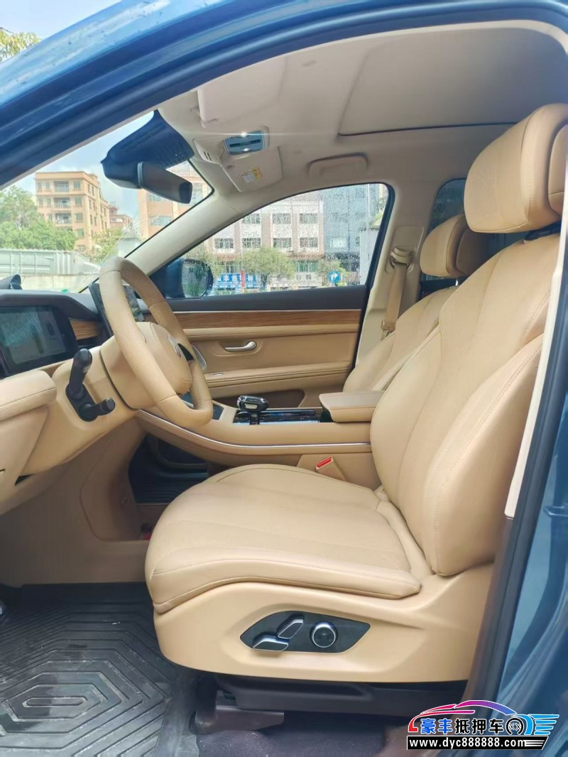 24年华为问界轿车抵押车出售