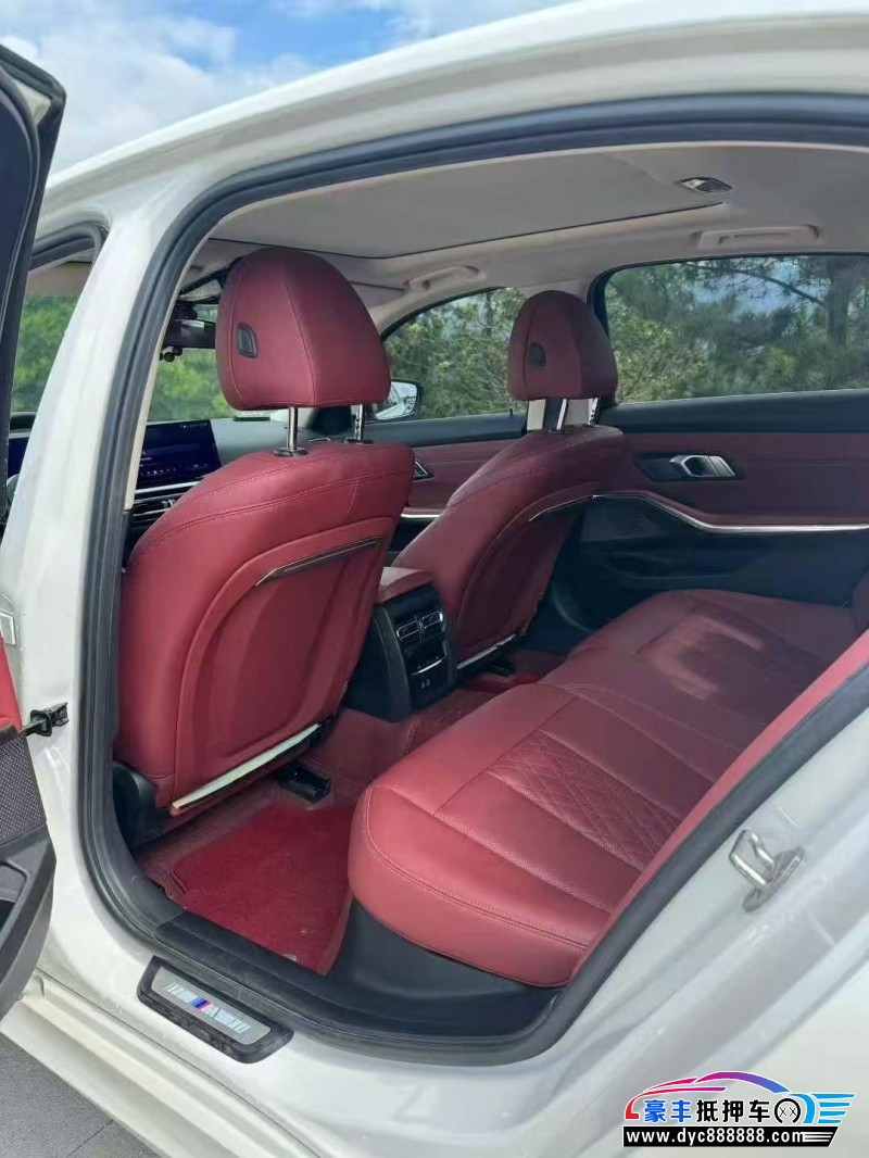 24年宝马3系轿车抵押车出售