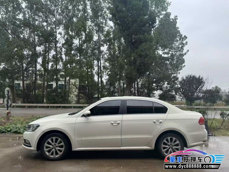 15年大众朗逸轿车抵押车出售