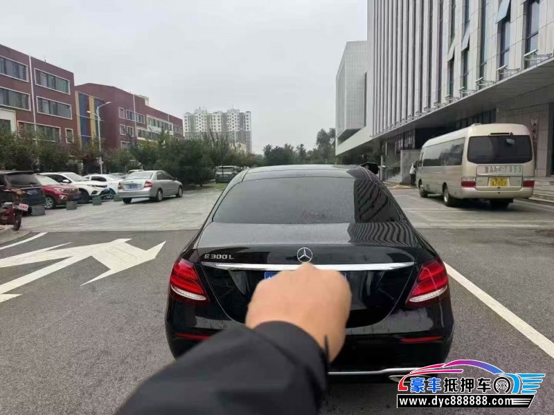 19年奔驰E轿车抵押车出售