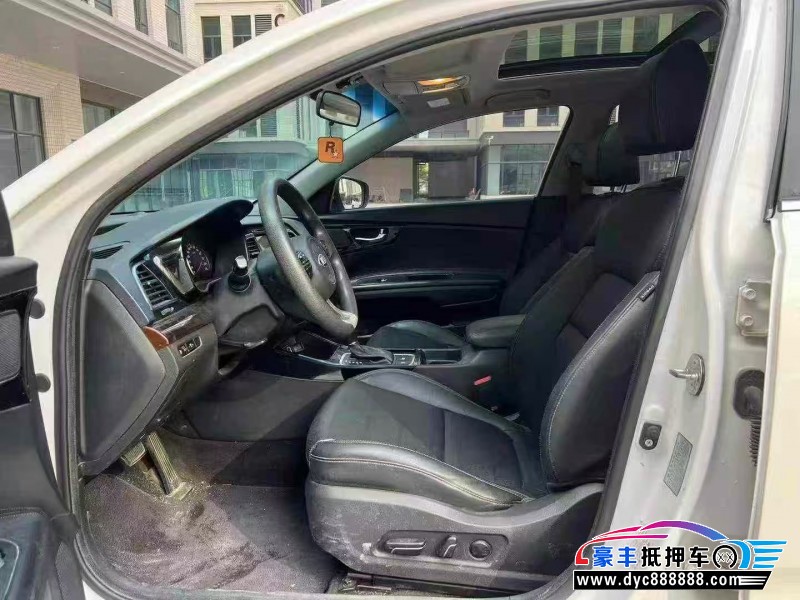 16年起亚K4轿车抵押车出售