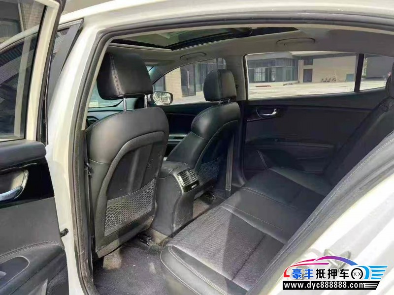 16年起亚K4轿车抵押车出售