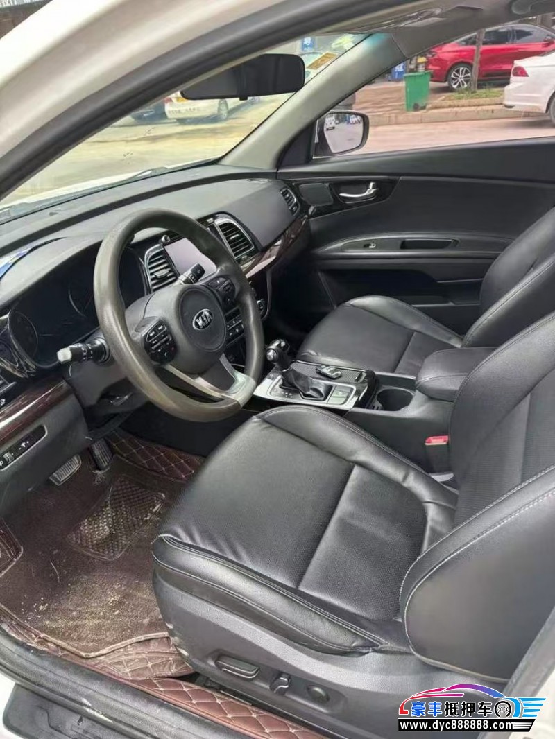 16年起亚K4轿车抵押车出售