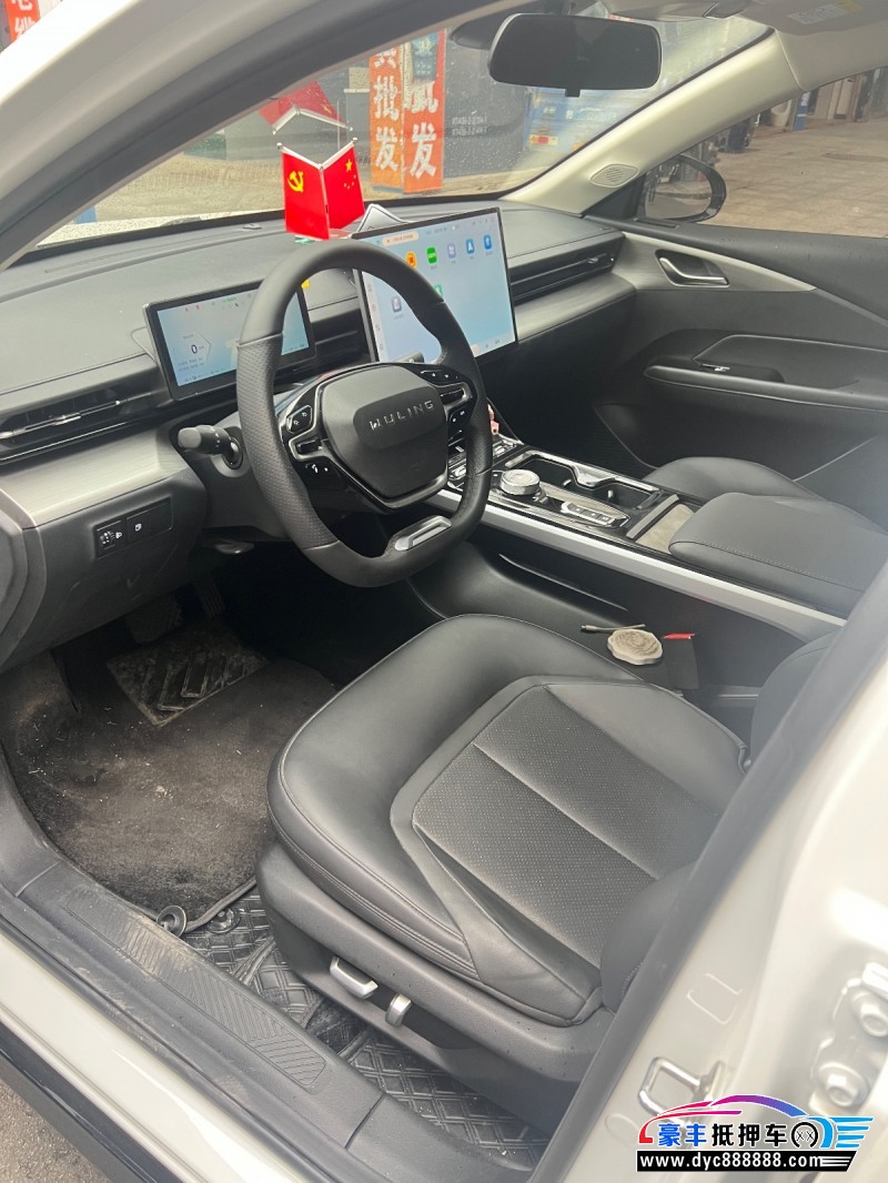 24年五菱星光轿车抵押车出售