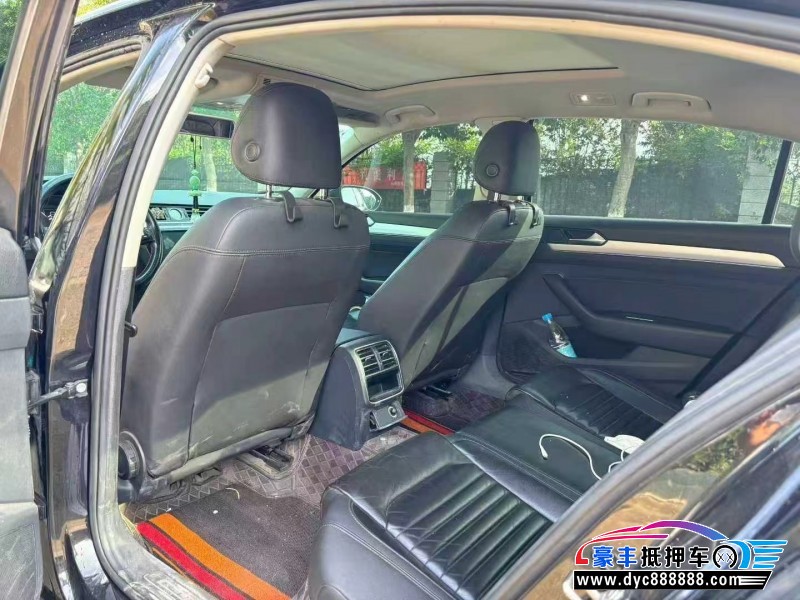 18年大众迈腾轿车抵押车出售