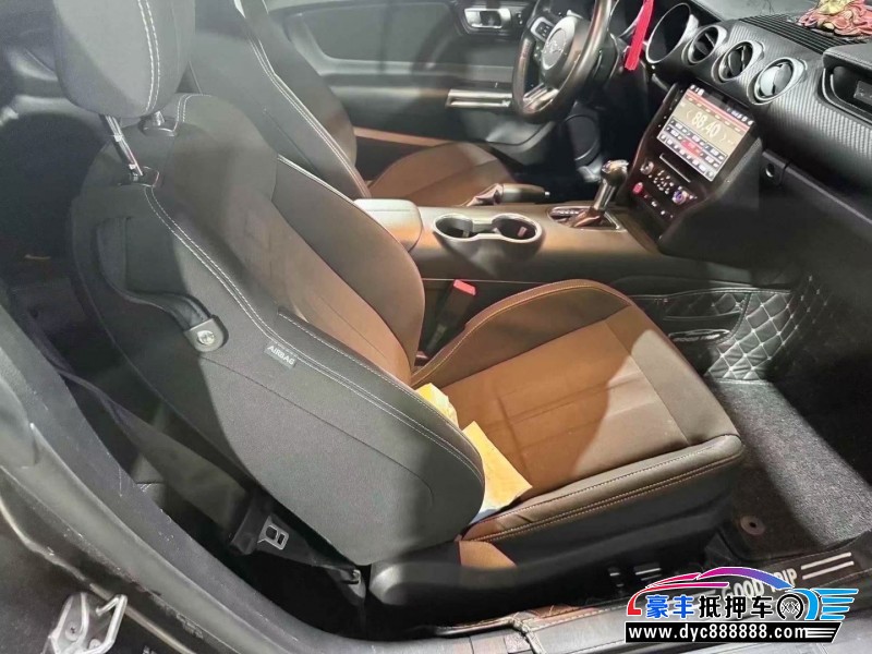 18年福特野马轿车抵押车出售