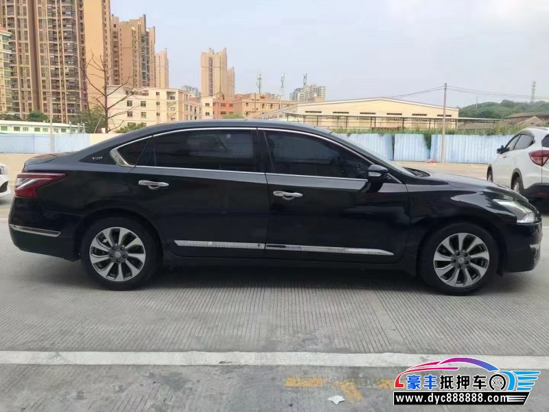 14年日产天籁轿车抵押车出售