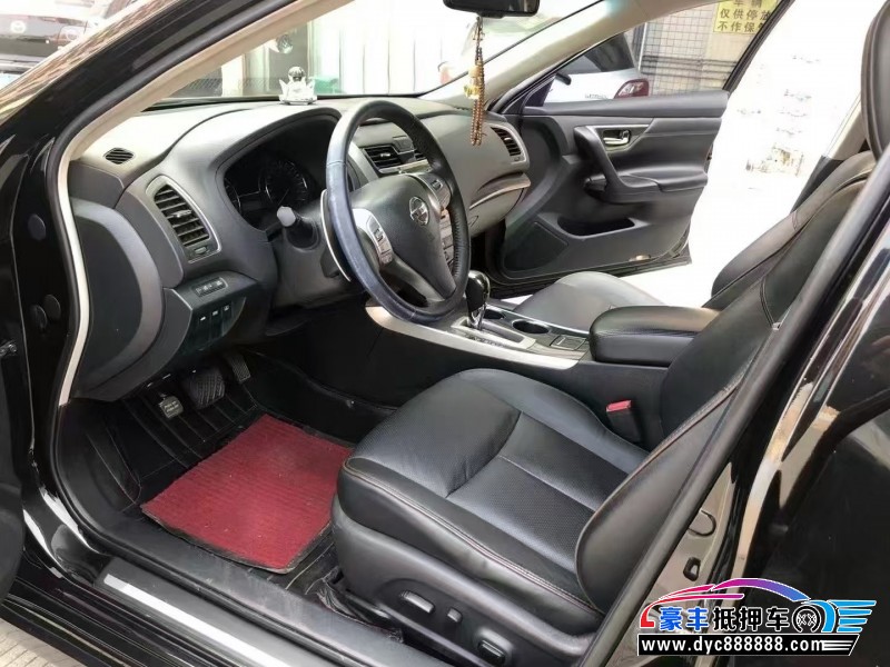 14年日产天籁轿车抵押车出售